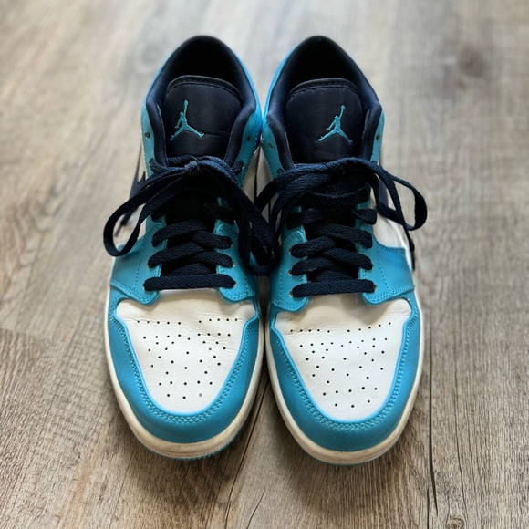 Jordan 1 Low 'UNC' (2021) - White/Powder Blue/Obsidian - Picture 5 of 9